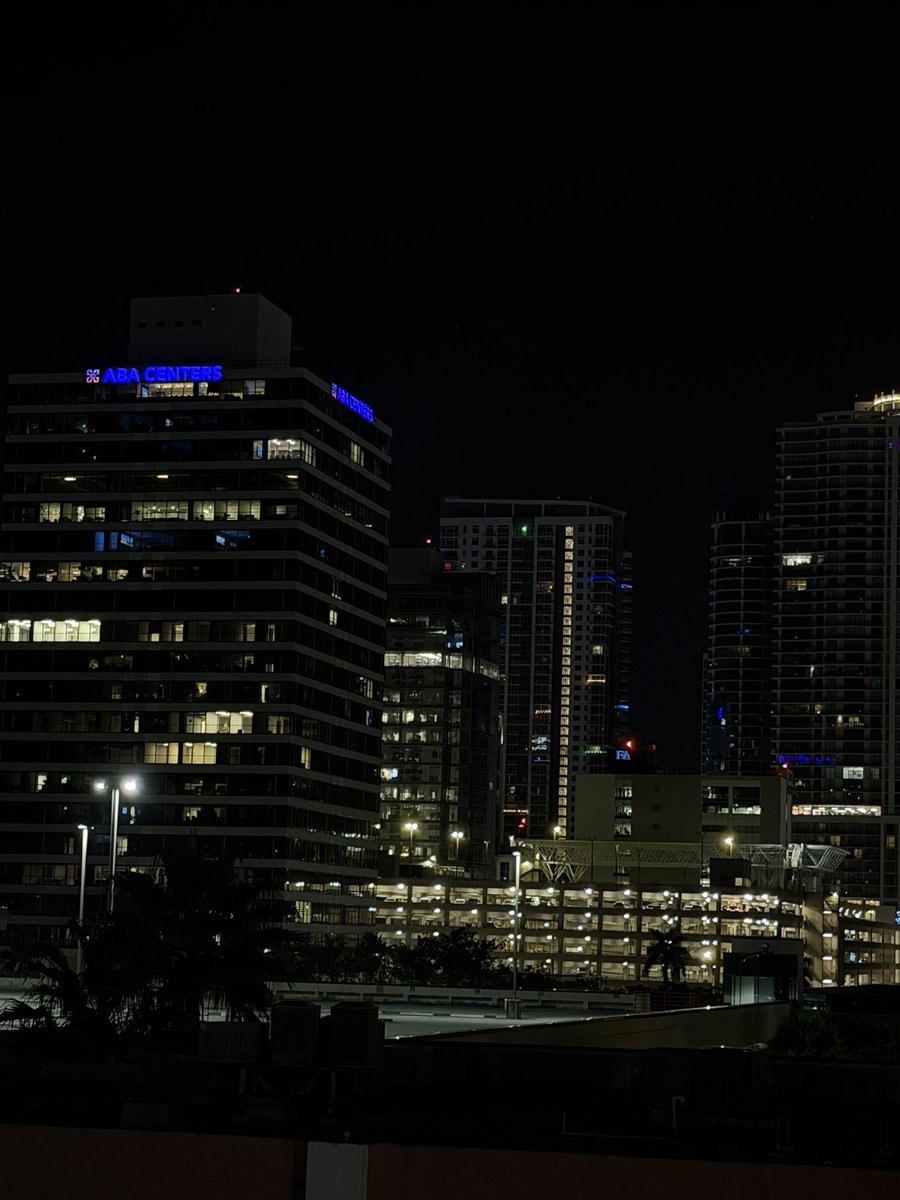 𝕋𝕒𝕧⭒ tweet media