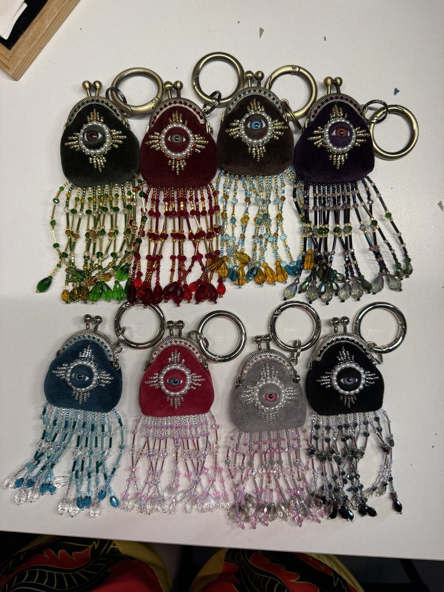 глазная ведьма tweet media