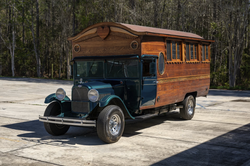 Mecum Auctions tweet media