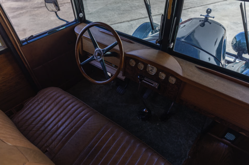 Mecum Auctions tweet media