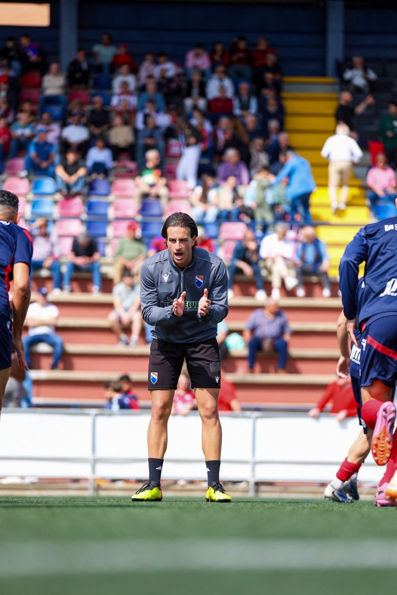 jaimeroalest's tweet photo. Trabajo, trabajo y más trabajo.
Lo mejor está por llegar. 
@_Doshermanascf 🔴🔵⚽️ https://t.co/NXkV6EXeQe