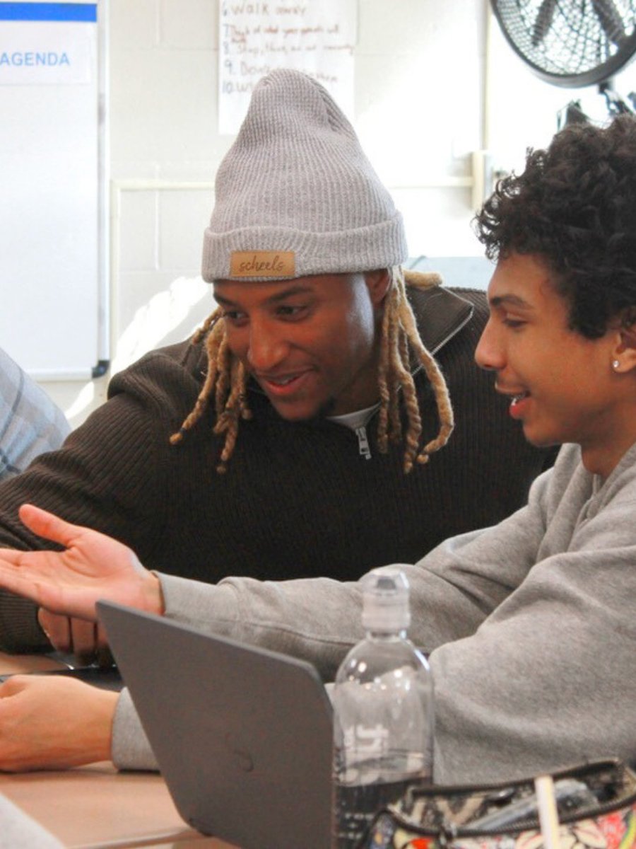 jreidindeed's tweet image. February Fully Charged in Kansas City ⚡️
Our students had the opportunity this week to work with Justin, ask questions, and test their knowledge on the code they’ve been learning! 💻

#jreidindeed #techeducation #fullycharged #fullychargedkc #youthempowerment