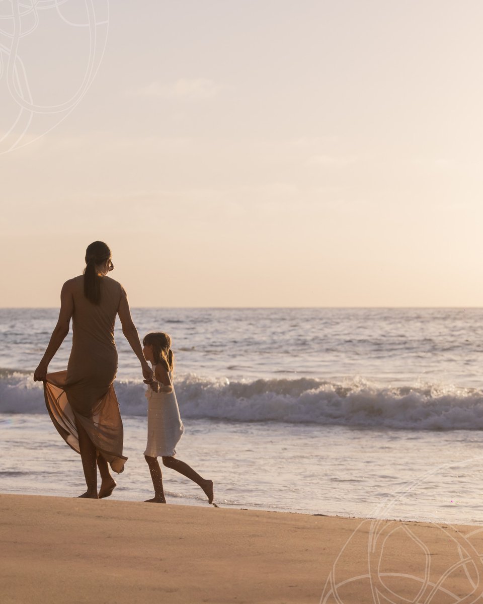 DeSecretExperi's tweet photo. Golden hour moments they’ll remember forever.
#HyattZivaPuertoVallarta #TravelTuesday https://t.co/8ipnPQloaf