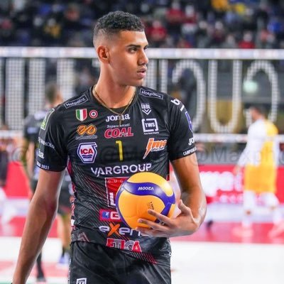 pipevoleibol's tweet photo. 🇯�� | Rumores

O Toray Arrows negocia com o oposto estadunidense Gabriel Garcia. https://t.co/tgfF7XGNHg