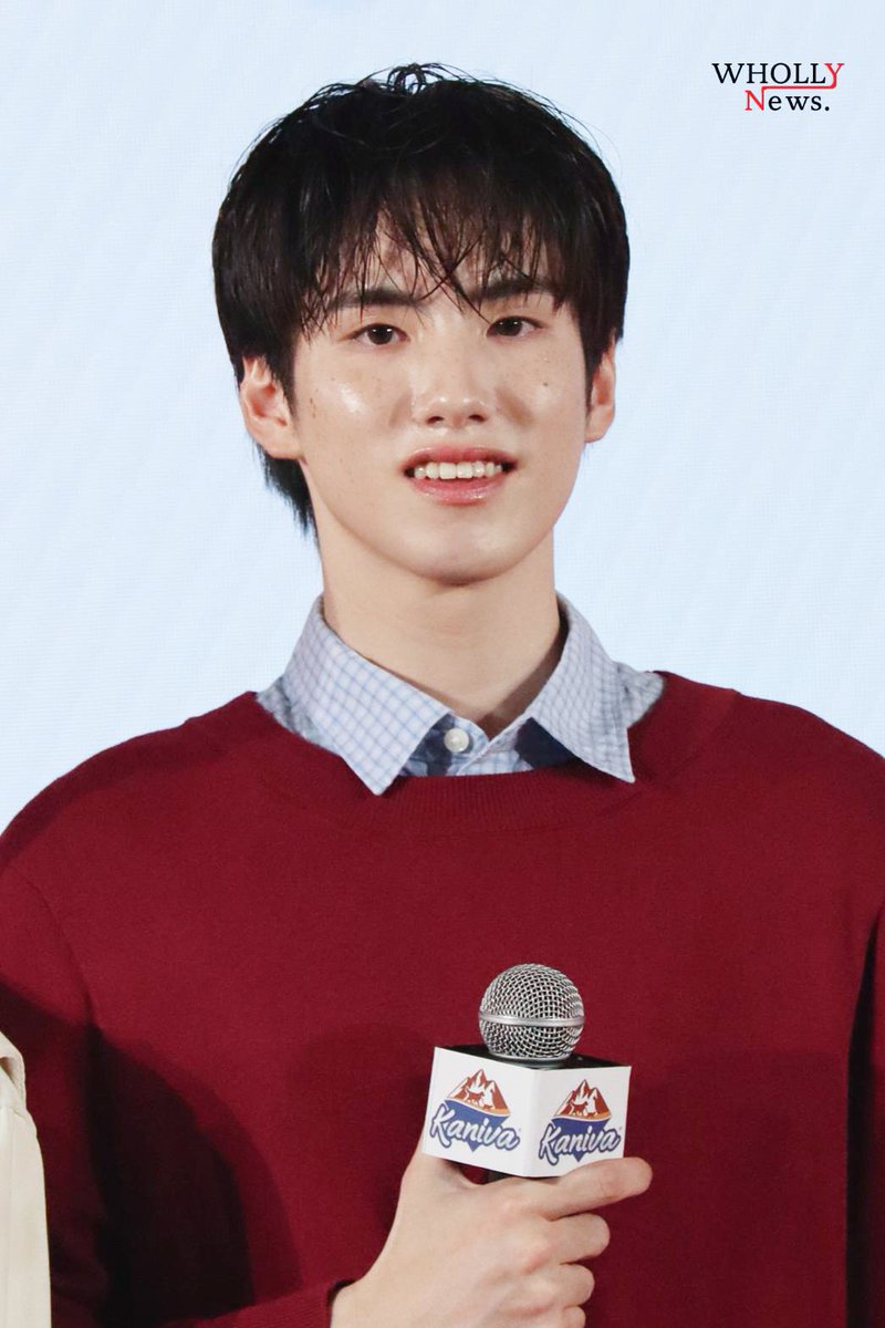 WhollyNews tweet media