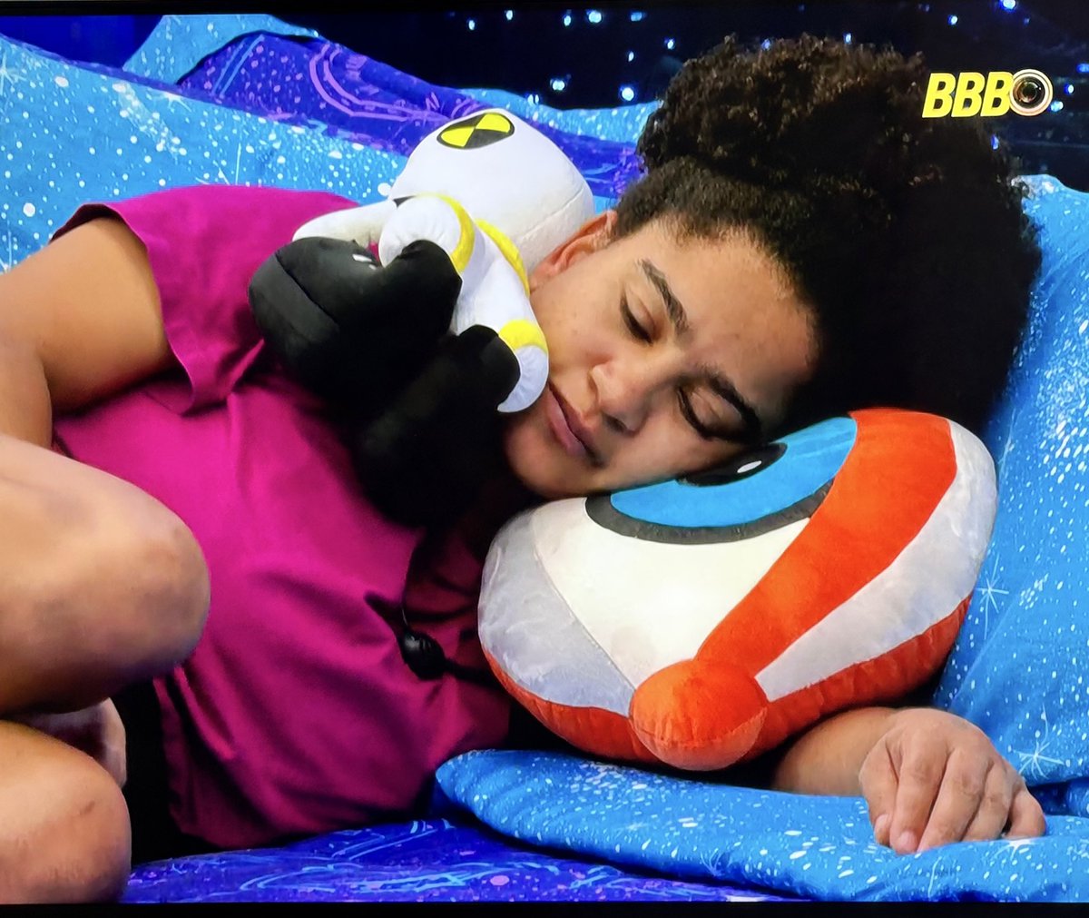 3 pelúcias na cama 😻🥰 #BBB26