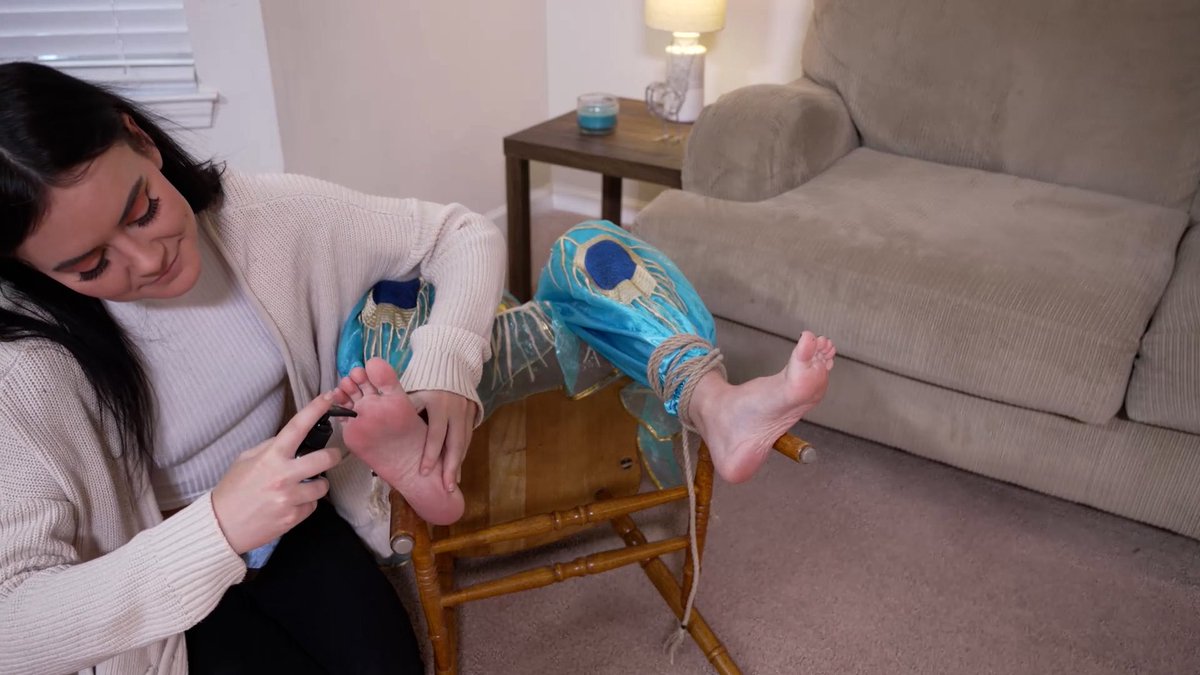 ticklebabes's tweet photo. NEW: House Calls with Doctor Laney 

Burned out and aching, Devyn calls in a mysterious at-home doctor… but Laney’s “treatment” turns into playful teasing, tickles, and unexpected laughs! 

Watch now on Tickle Babes - Patreon 💙 https://t.co/qZJLxyltFE
