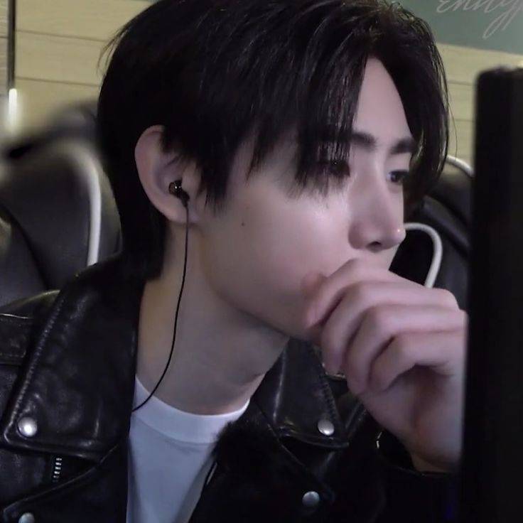 Base umum bisa follow @cornerfess tweet media