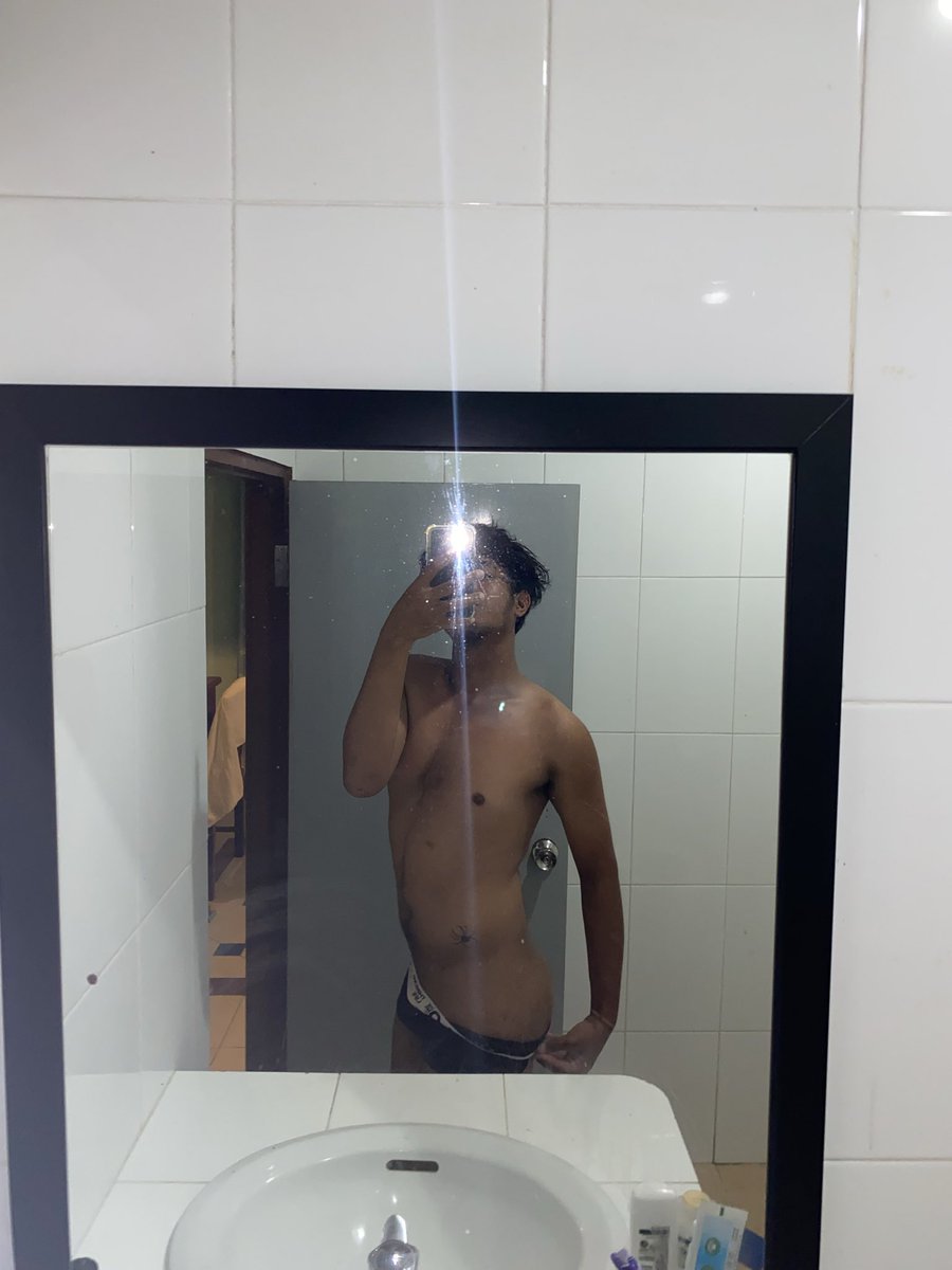 n8610887's tweet photo. กู๊ดไนท์ครับบ🍑🍆💦 https://t.co/6xIwYudgxG