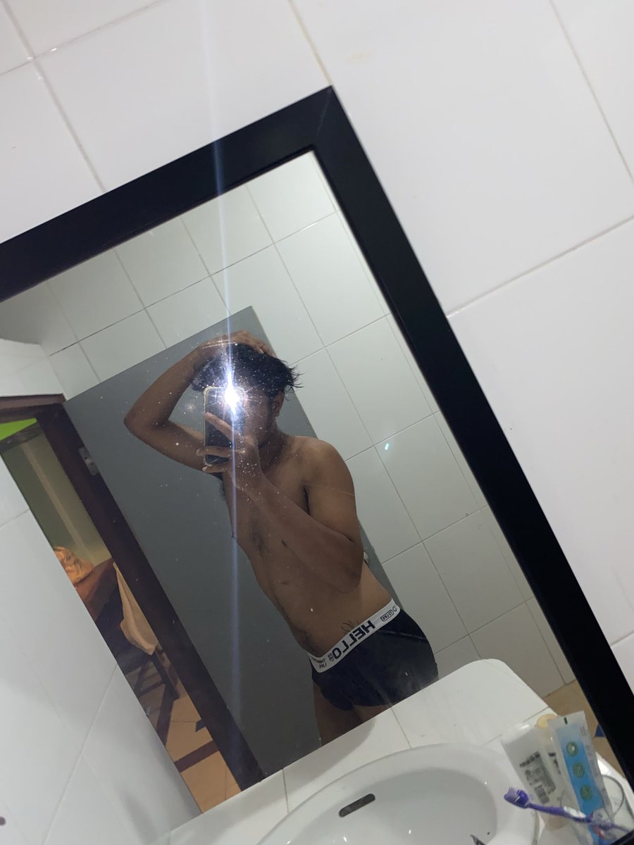 n8610887's tweet photo. กู๊ดไนท์ครับบ🍑🍆💦 https://t.co/6xIwYudgxG