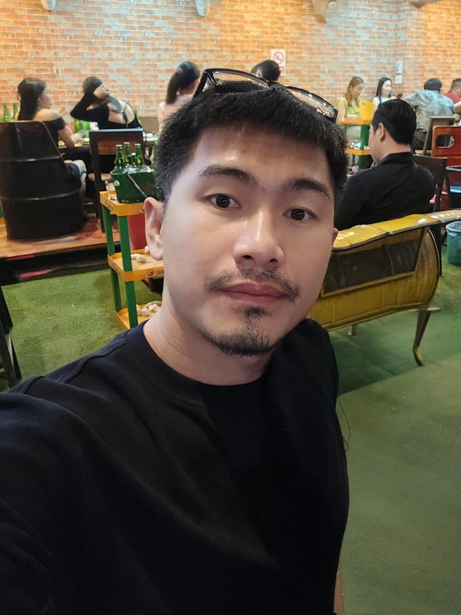 ສຸລິສັກ tweet media