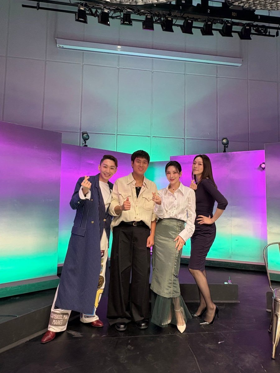 𝐂𝐇𝐀𝐫𝐜𝐡𝐢𝐯𝐞 tweet media