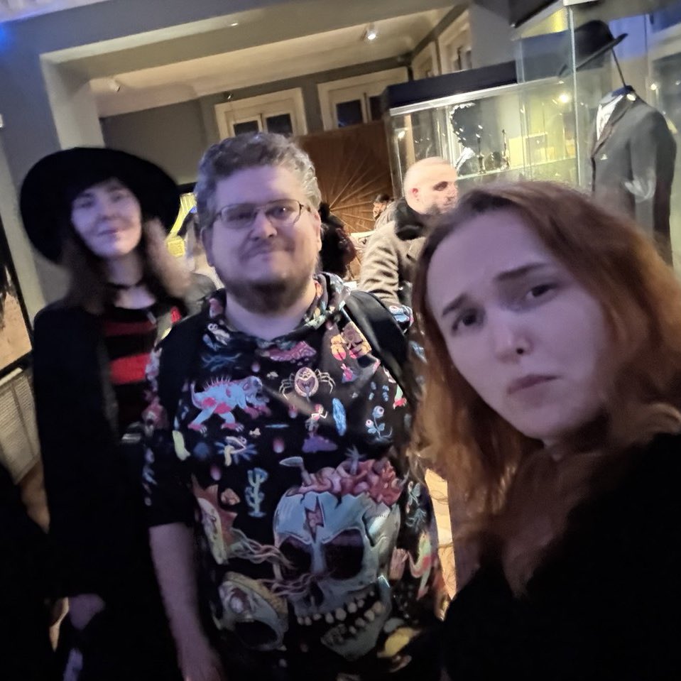 TEdgeStory's tweet photo. Art director - scriptwriter - producer

Team assembled for this iteration one year ago 😊 https://t.co/sr2aOPGHdm