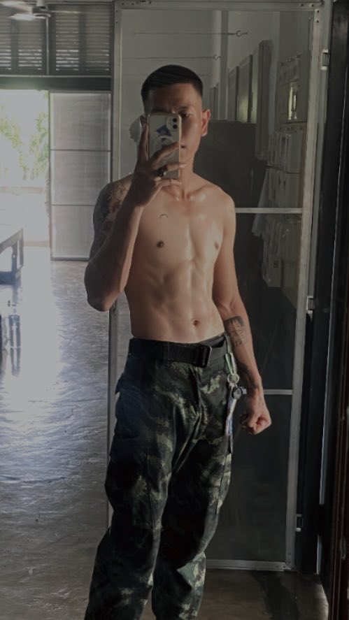 Anh Bộ Đội Muốn Làm Tình tweet media