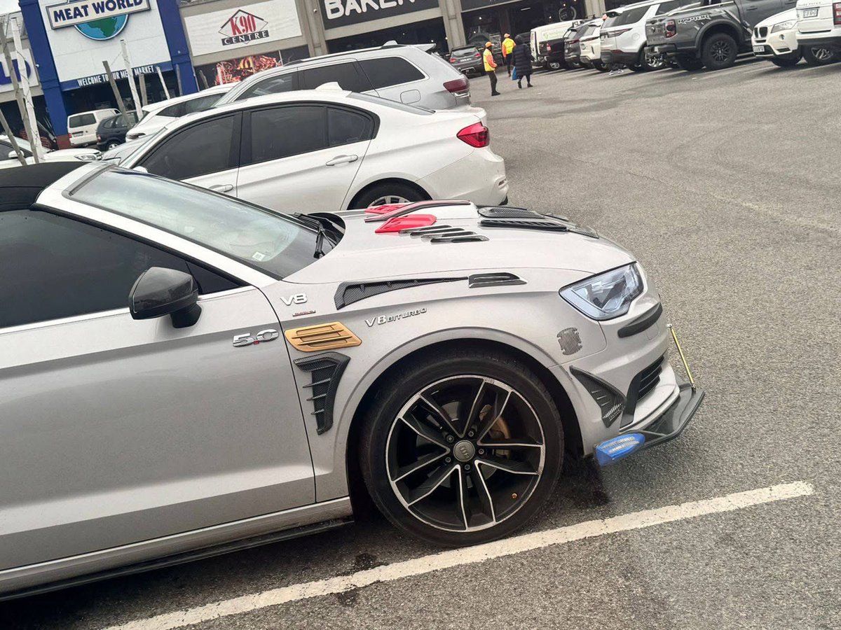 King Teezy tweet media