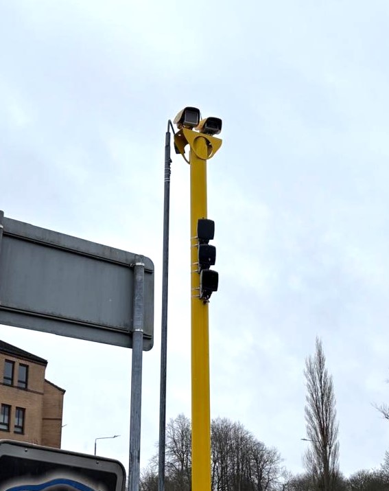PSOSSafetyCam's tweet image. Dual-purpose safety camera to target speeders and red-light jumpers at busy Springburn Road junction. For more information visit orlo.uk/WUibr

#KnowYourLimits