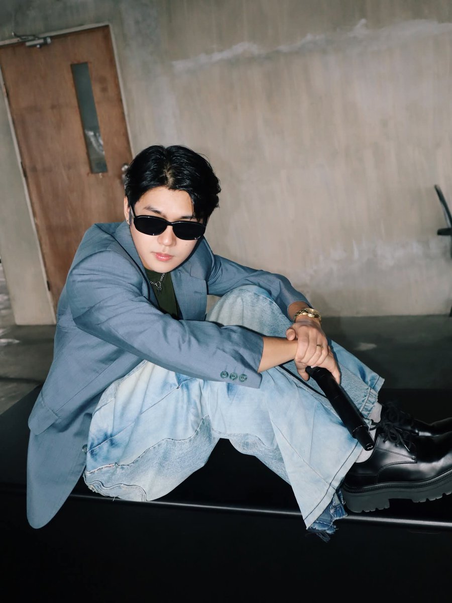 On this road called LIFE, you have to take the good with the bad, smile through the sad, love what you have,and cherish what you had. Always forgive,but never forget.Things go wrong.But always remember,life goes on.
#HORI7ON_KIM
#HORI7ON #호라이즌
<a href="/HORI7ON_twt/">HORI7ON member</a> 
<a href="/HORI7ONofficial/">HORI7ONofficial</a>