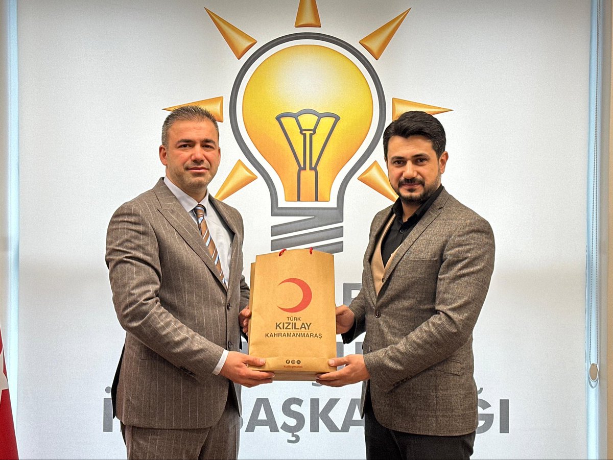 kizilaymaras's tweet photo. İl Başkanımız Mustafa Edip Çelik ve Yönetim Kurulu Üyelerimiz Ak Parti Onikişubat İlçe Başkanı Sefa Kekeç’i ziyaret etti. Nazik ev sahipliği ve misafirperverlikleri dolayısıyla kendilerine teşekkür ederİz. https://t.co/N09Pzkng6x