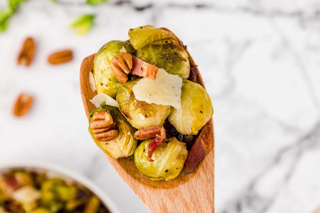 FeelsLikeHome's tweet image. Roasting brussels sprouts is so easy and so tasty that I can't imagine why you'd prepare them any other way!

Read more 👉 lttr.ai/An1JK

#roasted #BrusselsSprouts #EasySideDishes