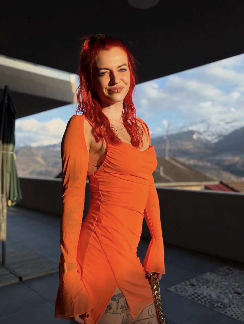 Elena 🍒 tweet media