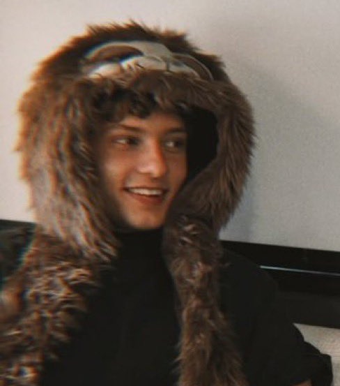 lili⭐︎¹²🤙🏼 #KIMI1STWIN tweet media