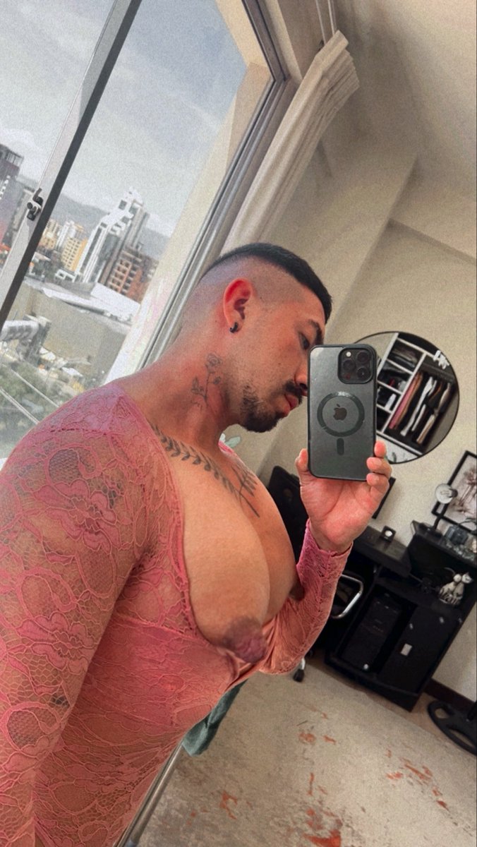 LatinoBodyFemX's tweet photo. Boobs too big for this outfit 🙈/Senos muy grandes para este body 🤭
#tetas #lingerie #fem #bbc https://t.co/4tPfDgX4HS