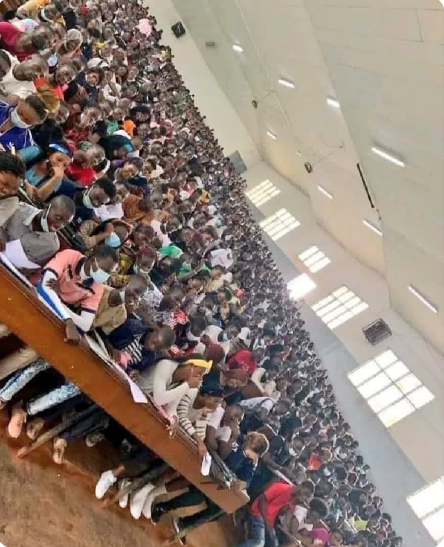 MumbeMumbe's tweet photo. Which course at the university do you think they offer ? https://t.co/fLybmwQa8G