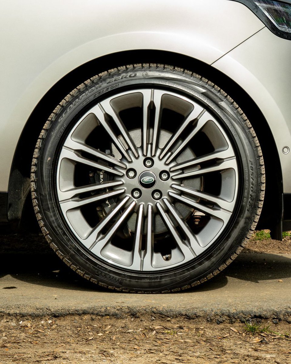 saxtonsofficial's tweet image. Just arrived... 2023 Satin Flux Grey Range Rover

Now available at Saxtons📍

Colour: Satin Flux Grey
Price: £93,000
Mileage: 13,327
Reg: MV23 VSG

Link: saxtons.co.uk/vehicle/land-r… 

#landrover #rangerover #autobiography #suv