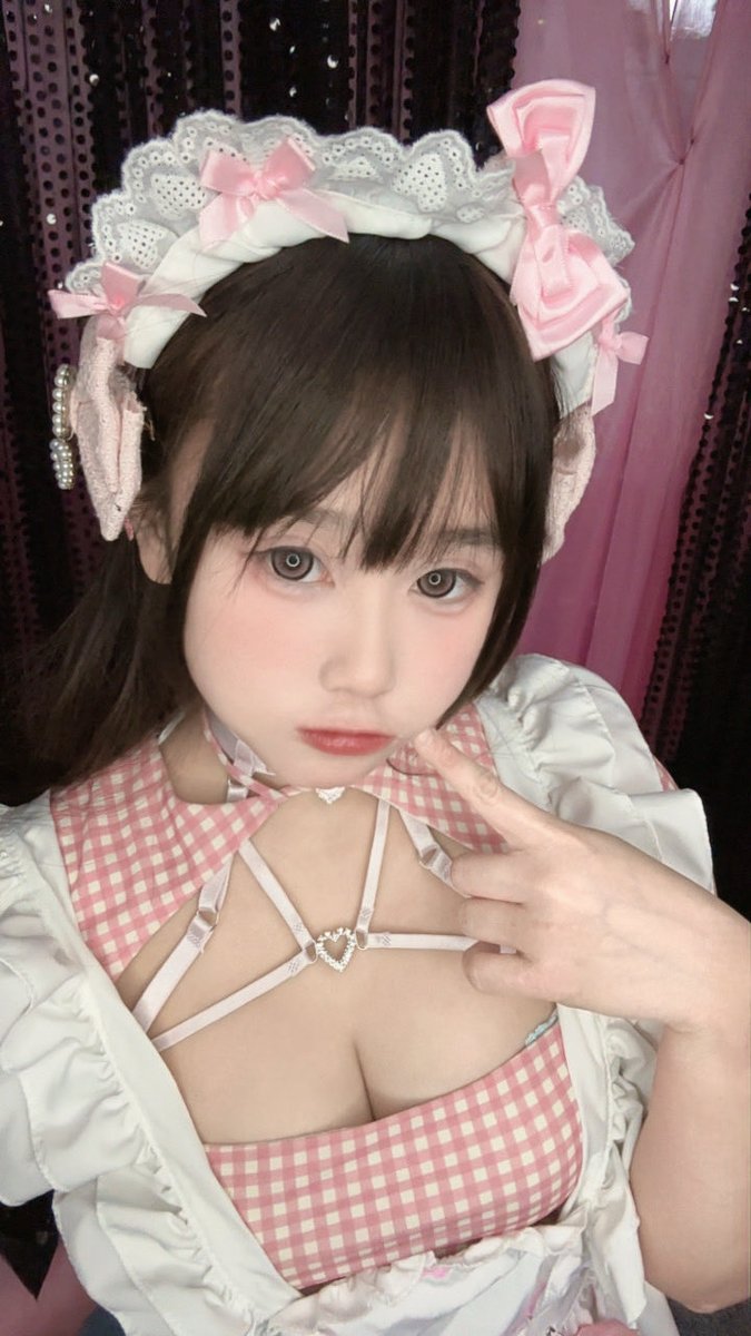 463Star's tweet photo. 現役メイド https://t.co/x1NpB4QPVX