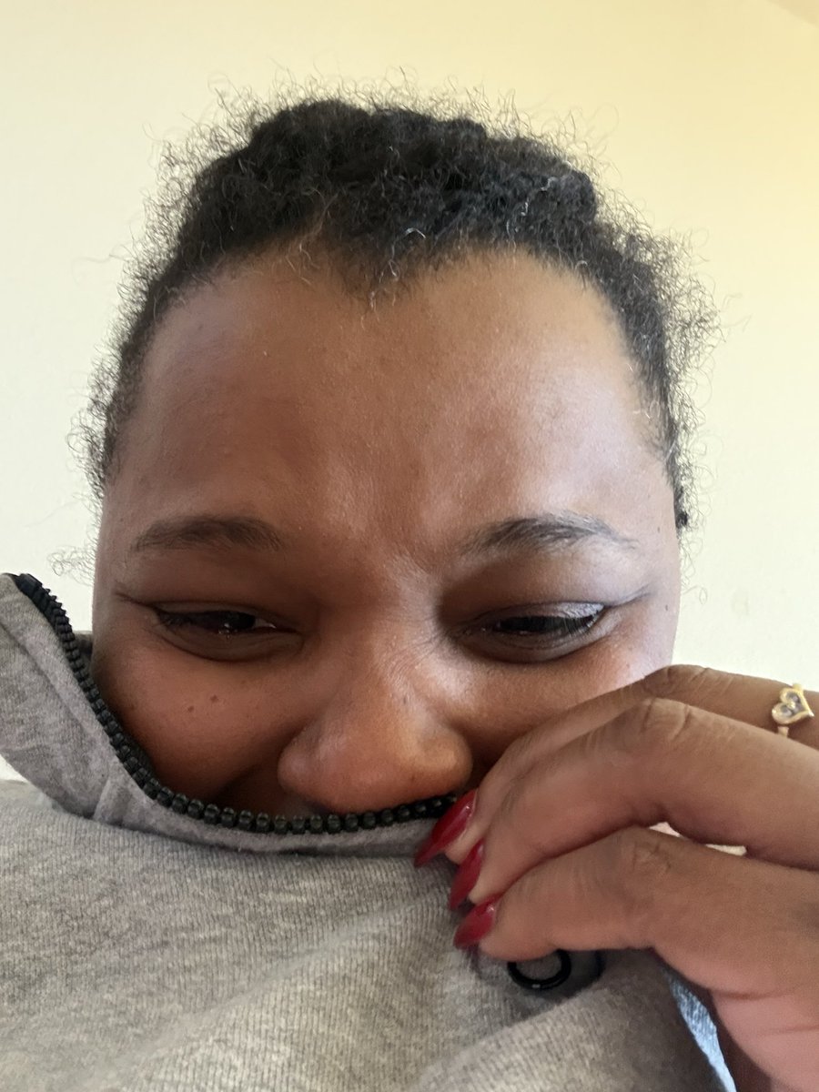 tash4lyfe1's tweet photo. @Ticketmaster please explain to me why I joined the waiting room at 12:30pm and there are 1.2 million people in front of me and I called my friend and he joined the waiting room after me at 12:35 and he 35,000 in front of him? @TMFanSupport I’m laughing bc crying doesn’t help but please explain!!!!