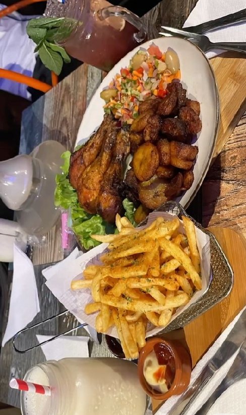 He's Vawulency ☂️ tweet media