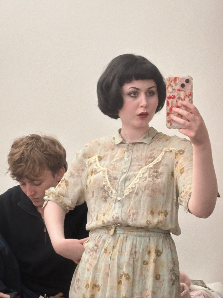 manic nixon dream girl tweet media