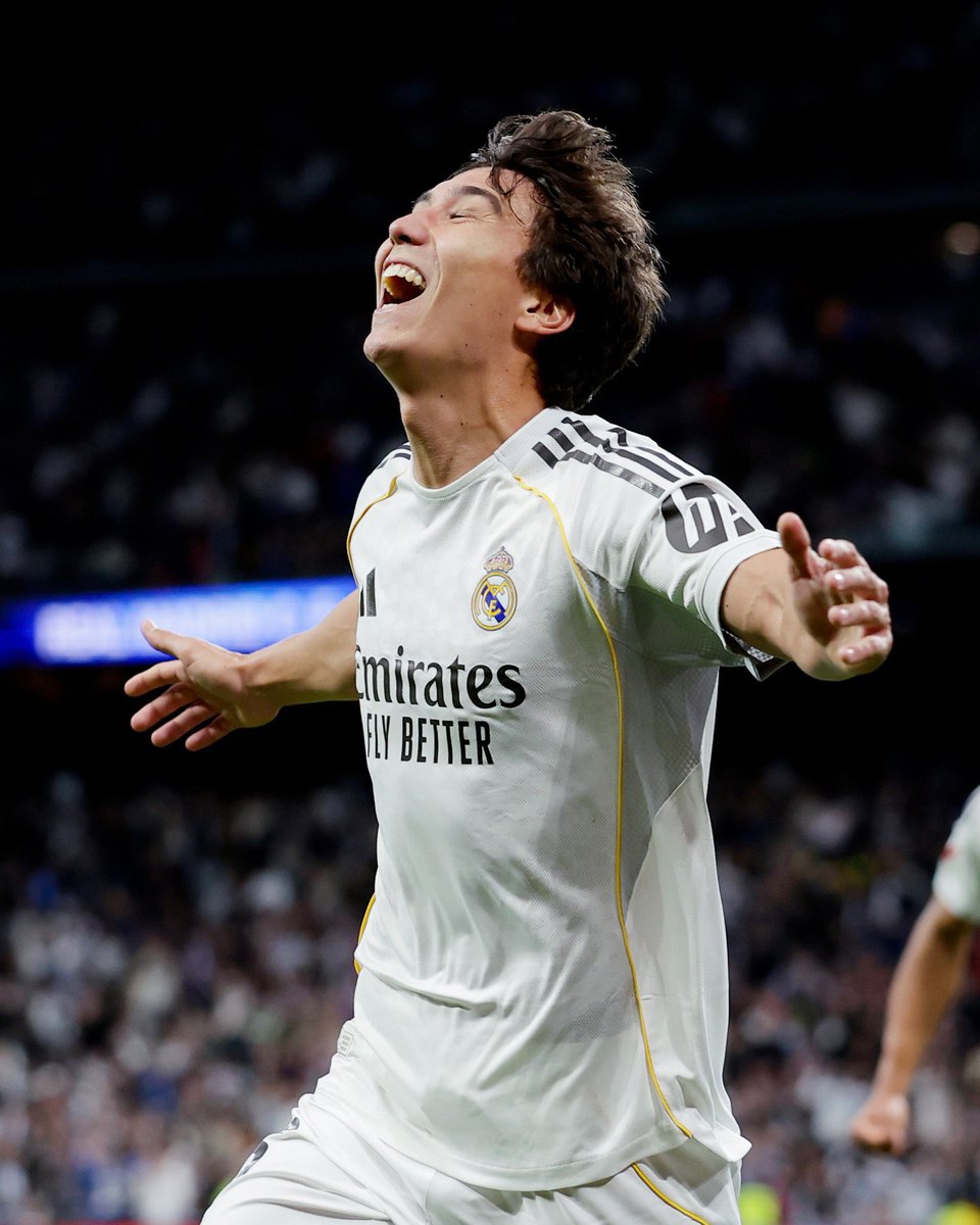 🚨— أمنيتك مع ريال مدريد ؟؟؟

🗣️ غونزالو غارسيا : الفوز في دوري أبطال أوروبا و الليغا 

🚨— أمنيتك مع إسبانيا ؟؟؟

🗣️ غونزالو غارسيا : الذهاب إلى كأس العالم