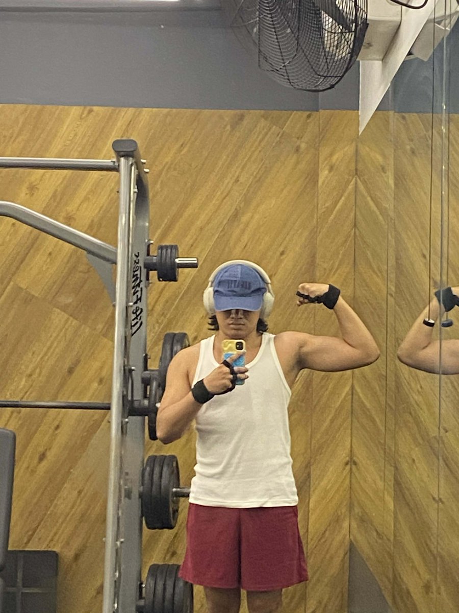 sephpyyy's tweet photo. gym pics?
#gymbud https://t.co/WpMbzFJstu