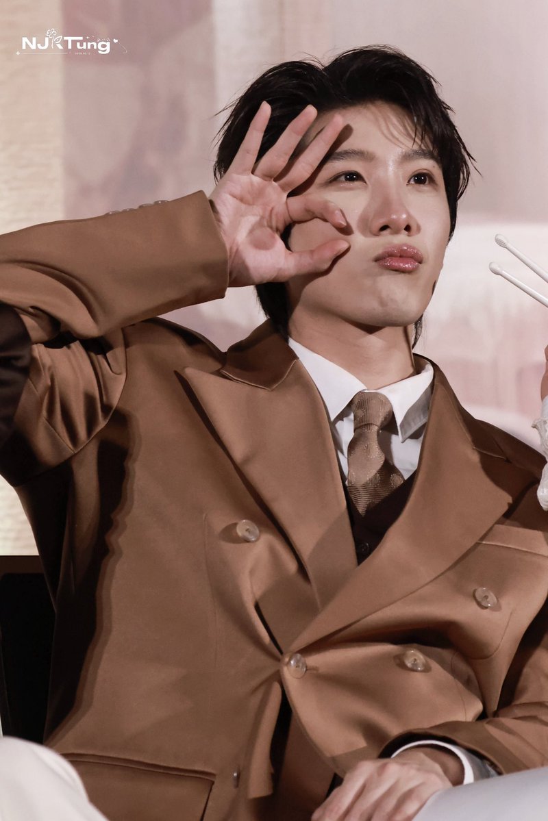 pia 𖤐 tweet media