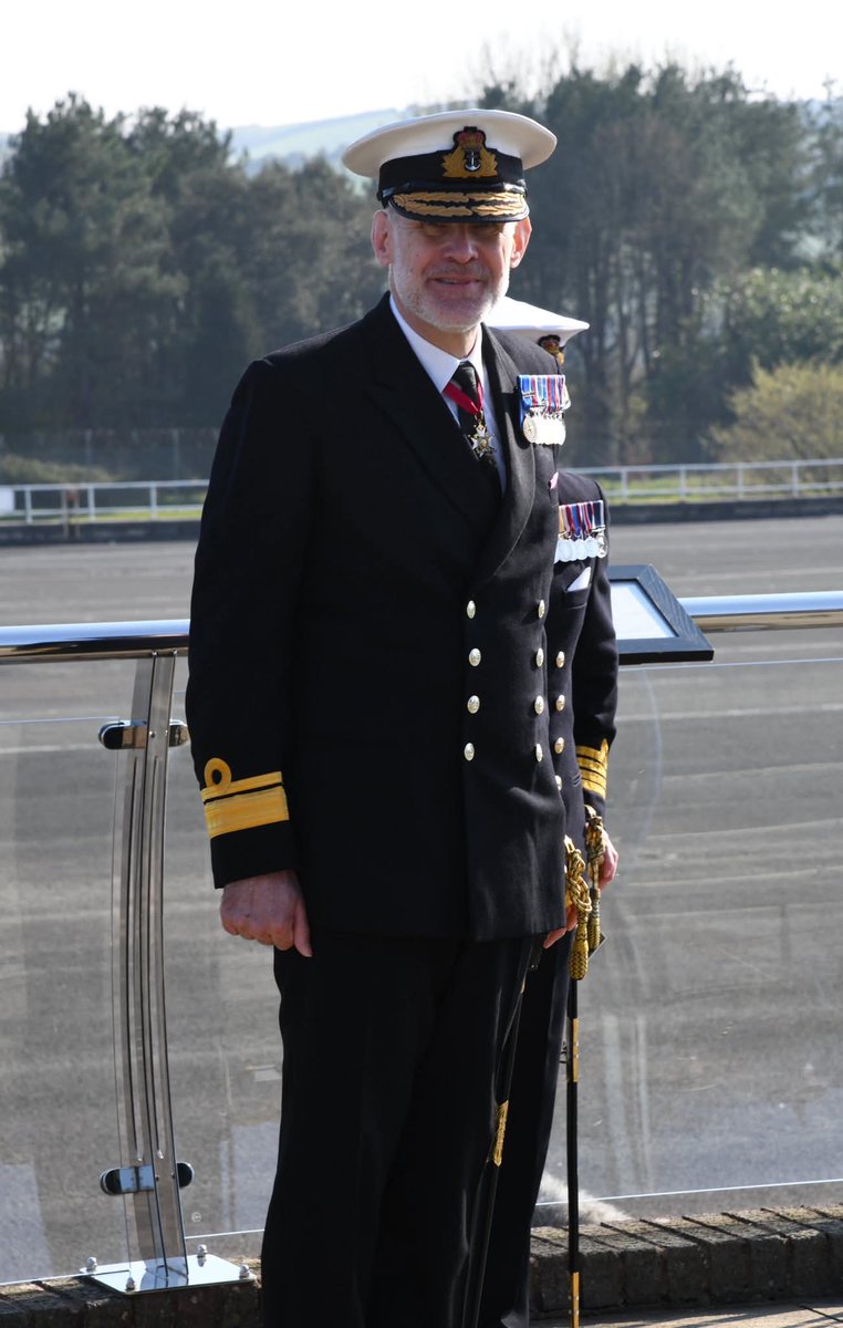 RN_engineers's tweet image. HMS Raleigh welcomed Rear Adm. McCarthy for Nelson 25/30’s Passing Out Parade ⚓️ Recruits earned epaulettes after tough training, with awards presented and a touch of engineering flair 🔧 Families shared in the pride as they joined the Royal Navy. #AwEsome