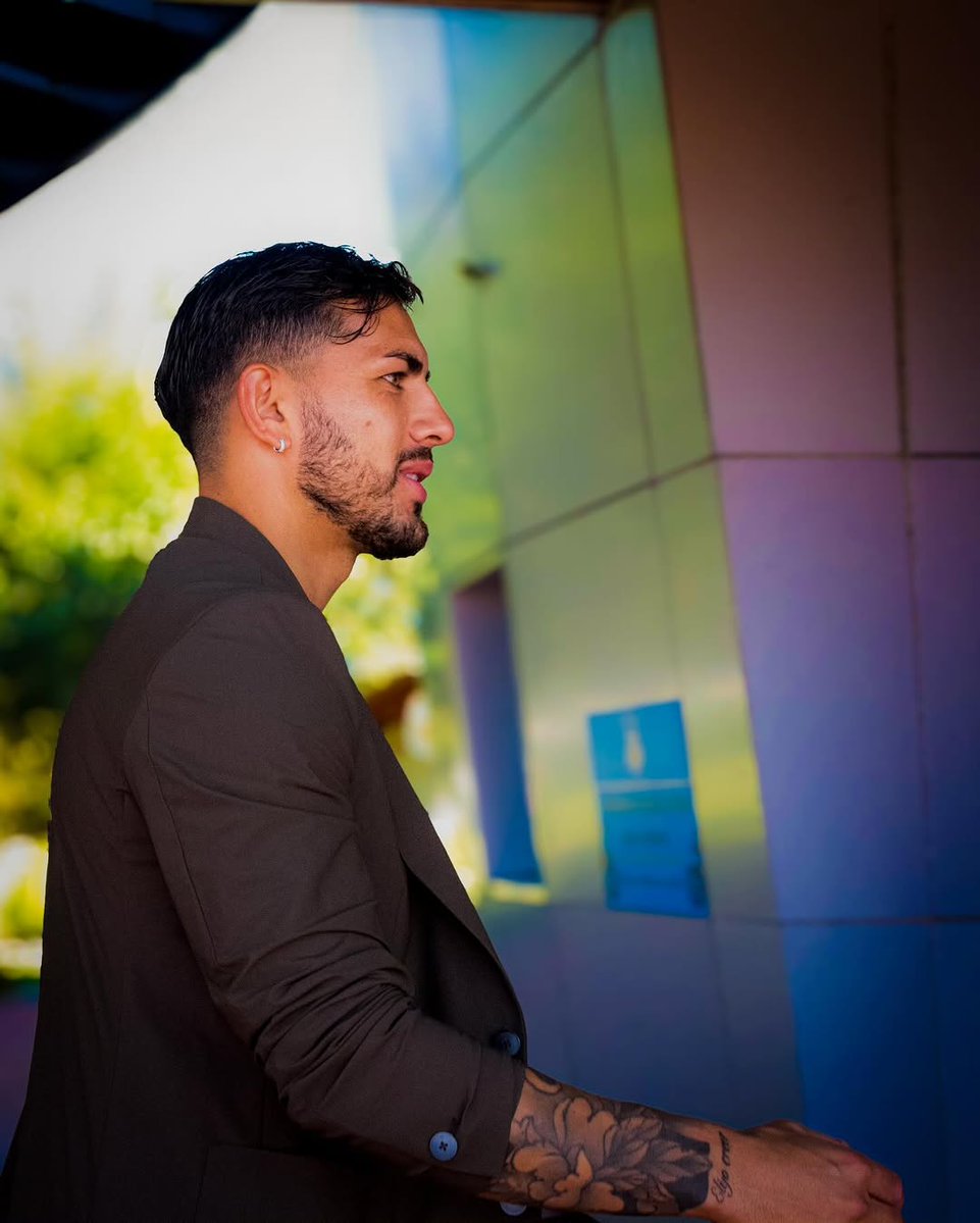 #𝟱 ⚡💙 tweet media