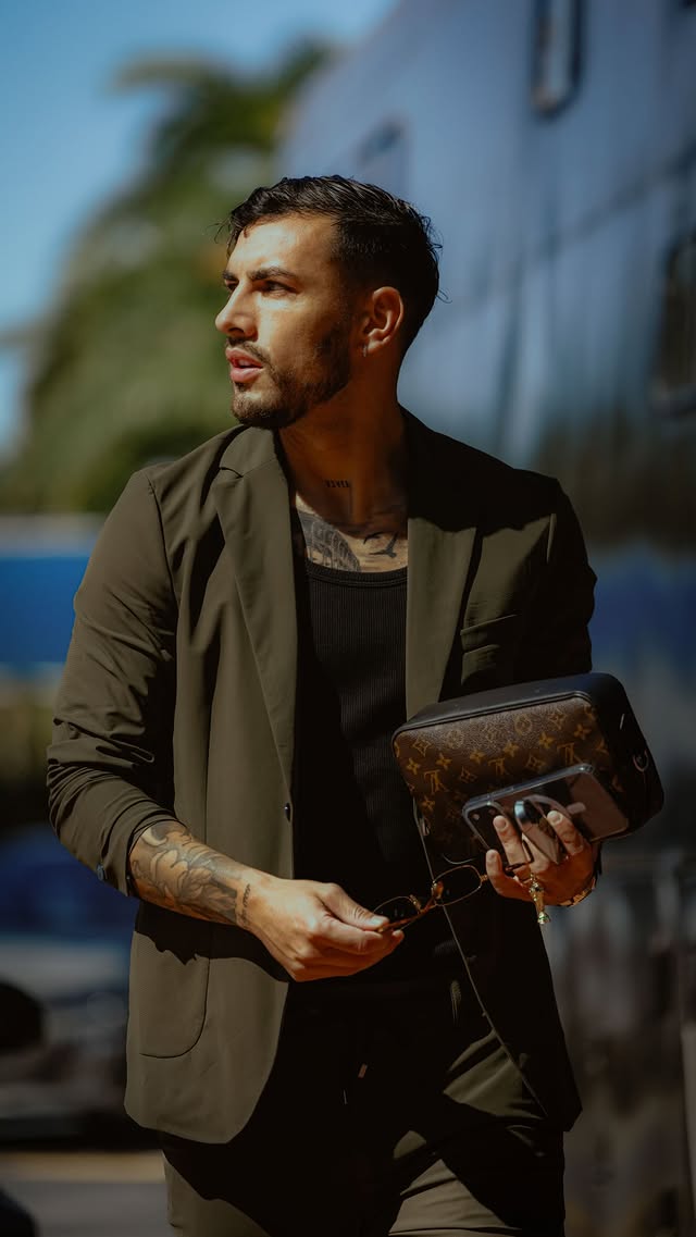 #𝟱 ⚡💙 tweet media