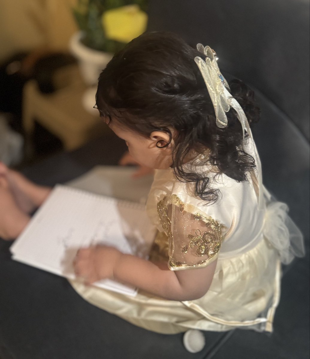 Thisnabaa's tweet photo. 🌻💛🦋 https://t.co/vkiAfaJnYG