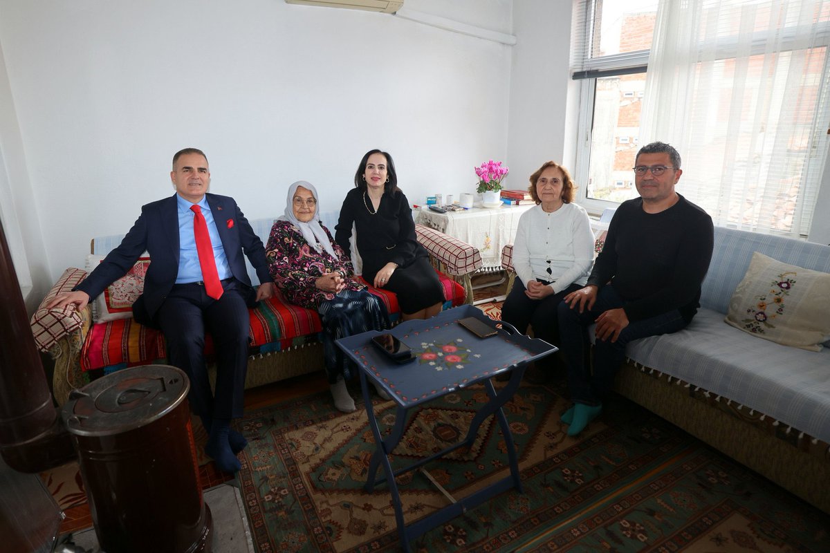 Büyüklerimizin her zaman yanında olan Sayın Valimizin bu anlamlı ziyareti takdire şayandır. İyi ki varsınız <a href="/idrisakbiyik/">Dr. İdris AKBIYIK</a> <a href="/AkbiyikSevim/">Sevim AKBIYIK</a>