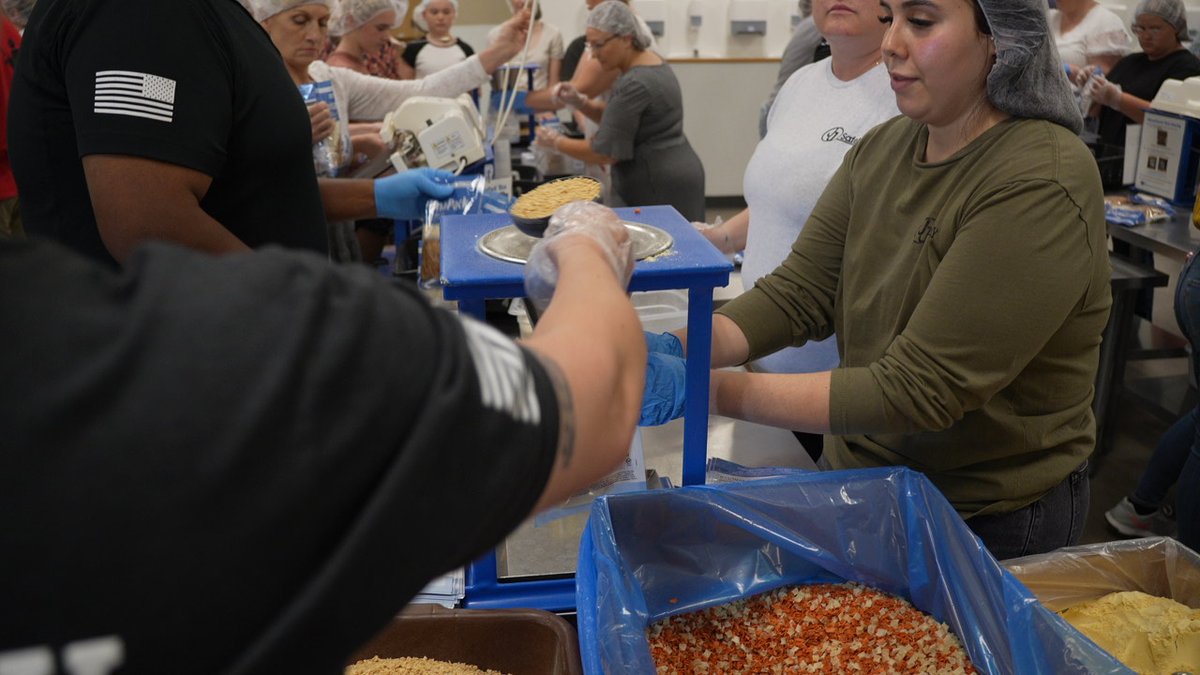 jjsafetyllc's tweet image. Giving back is part of who we are. 💙 The JJ Safety team was proud to volunteer at Feed My Starving Children, working together to help pack meals and make a difference in communities around the world.
@fmsc_org 

#GiveBack #CommunityFirst #VolunteerWork #FeedMyStarvingChildren