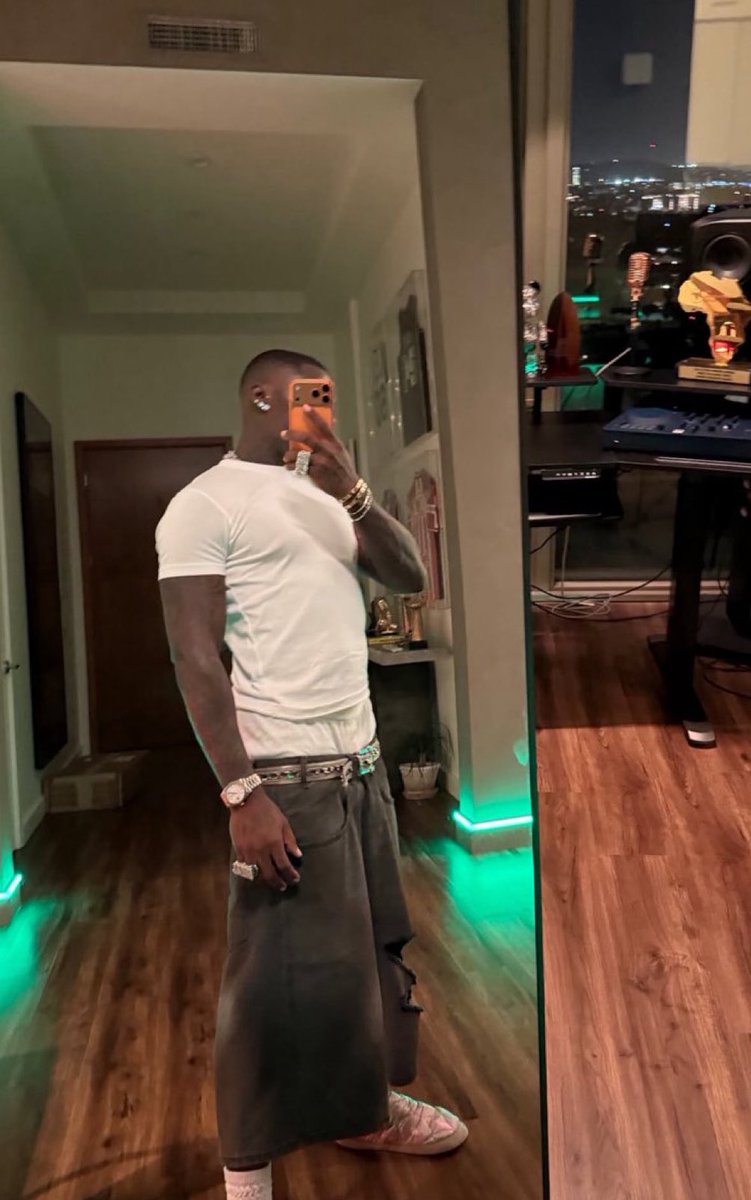 ICEE Of Cali 🦀 tweet media