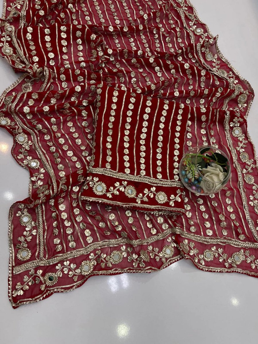 clothinacraft's tweet image. ✨ Exclusively Handmade LCD Mirror Gotta Work✨
Pure Soft Chiffon Shirt &amp;amp; Dupatta — crafted with elegance and tradition 💚
🔖 Article Code: M33096
📞 Shop Now: 0345 3850467
#GottaWork #MirrorWork #TraditionalWear #CulturalElegance #WeddingWear #ClothinaCraft