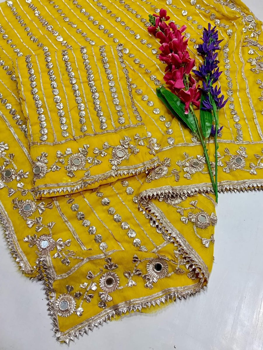 clothinacraft's tweet image. ✨ Exclusively Handmade LCD Mirror Gotta Work✨
Pure Soft Chiffon Shirt &amp;amp; Dupatta — crafted with elegance and tradition 💚
🔖 Article Code: M33096
📞 Shop Now: 0345 3850467
#GottaWork #MirrorWork #TraditionalWear #CulturalElegance #WeddingWear #ClothinaCraft