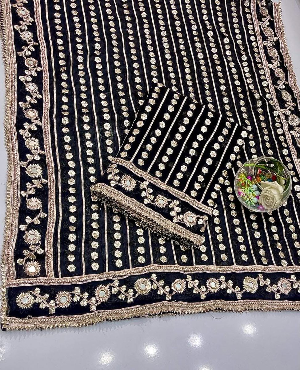 clothinacraft's tweet image. ✨ Exclusively Handmade LCD Mirror Gotta Work✨
Pure Soft Chiffon Shirt &amp;amp; Dupatta — crafted with elegance and tradition 💚
🔖 Article Code: M33096
📞 Shop Now: 0345 3850467
#GottaWork #MirrorWork #TraditionalWear #CulturalElegance #WeddingWear #ClothinaCraft