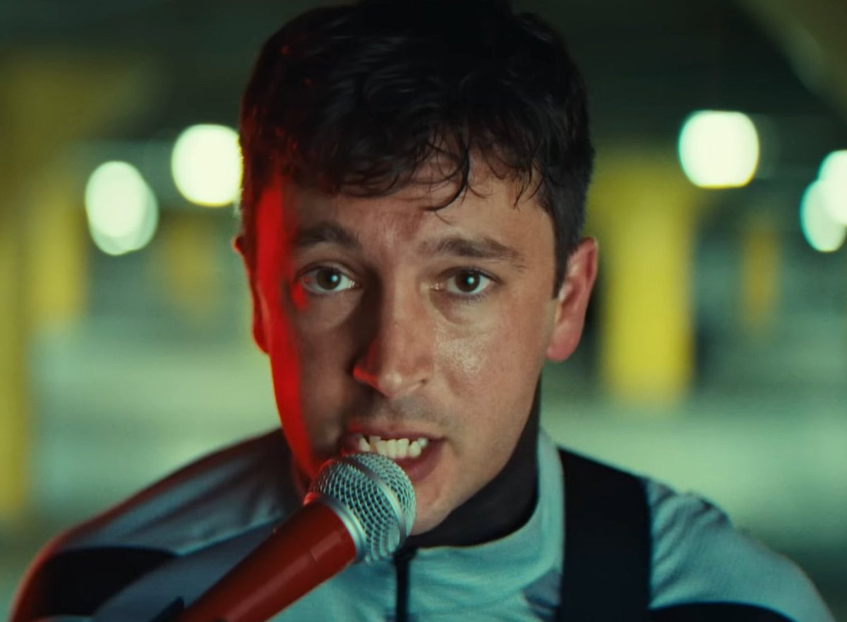 delaney🪩⊬oceans tweet media