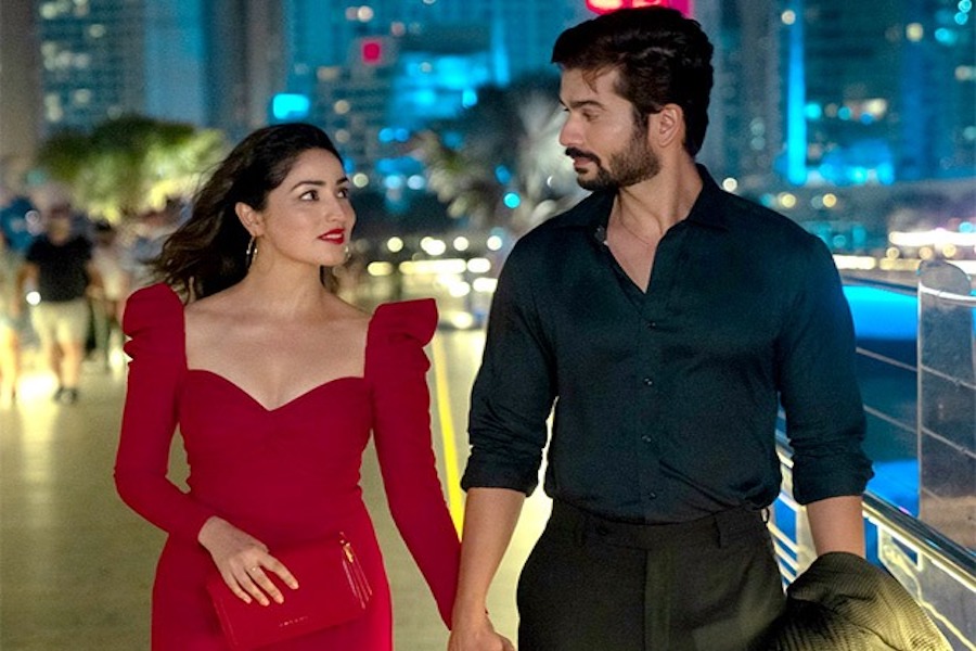 BollywoodH's tweet image. #ChorNikalKeBhaga’ Clocks #3Years: #MaddockFilms Celebrates the Heist Thriller’s Anniversary

tinyurl.com/ykbbsrtx

@MaddockFilms #YamiGautam #SunnyKaushal #Diamonds #Thief #Steal #HappyAnniversary #ChorNikalKeBhaga #DineshVijan #MaddockFilms