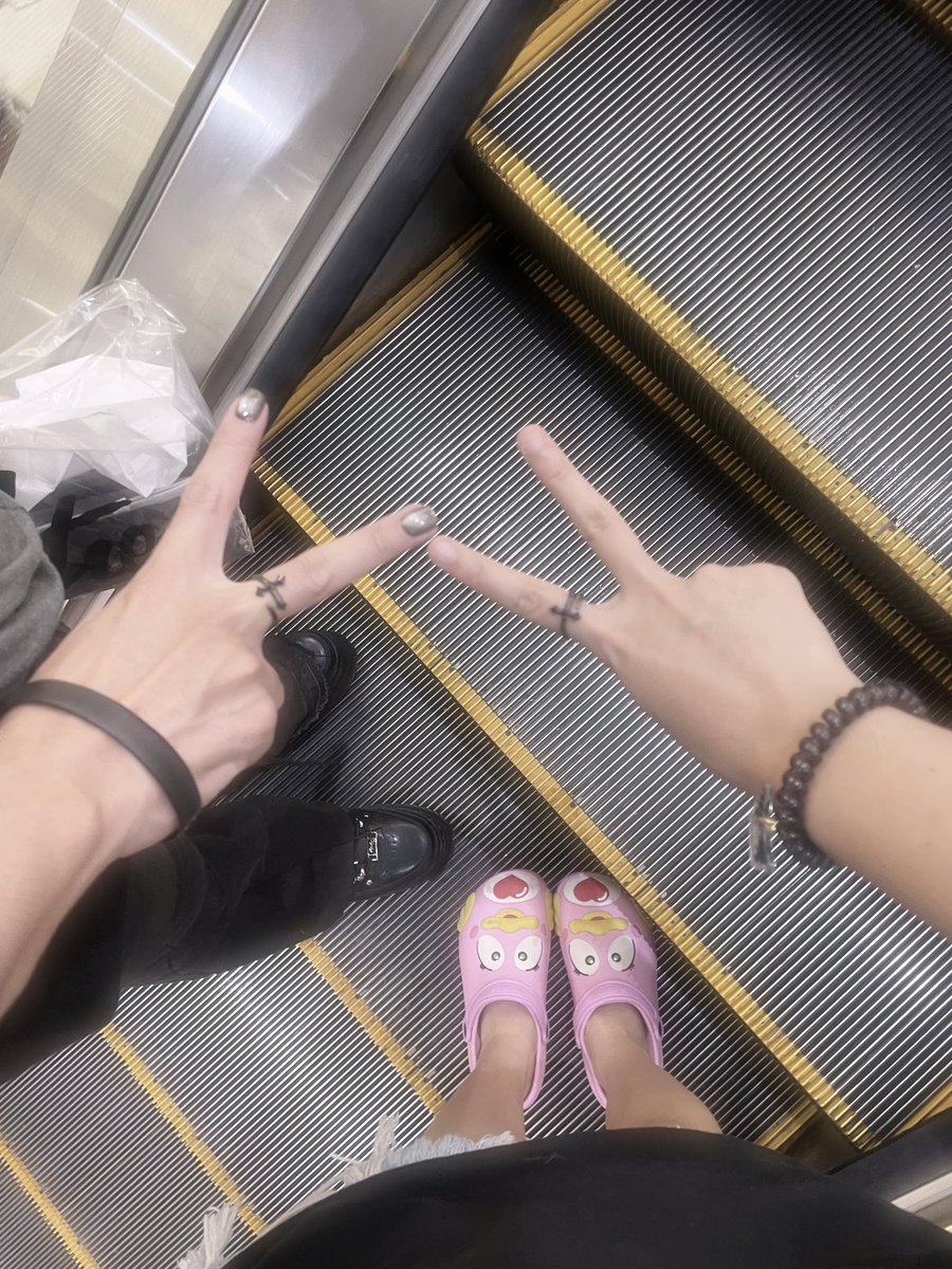 リリタン tweet media