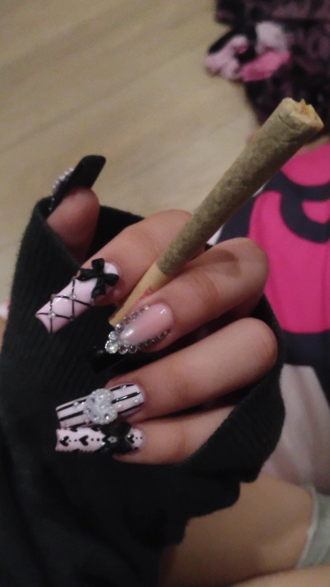 chikachika tweet media