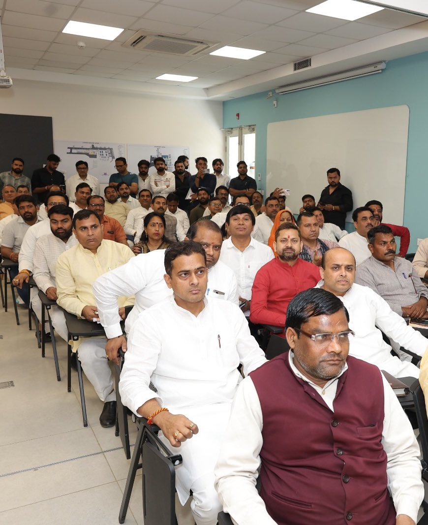 Arpit Tiwari BJP (मोदी का परिवार) tweet media